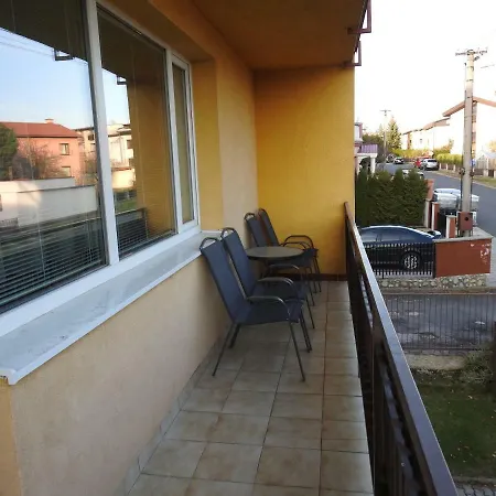Apartmanovy Dom Eliska شقة بوبراد