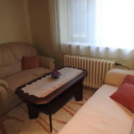 شقة Apartmanovy Dom Eliska