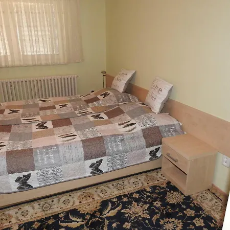 شقة Apartmanovy Dom Eliska *