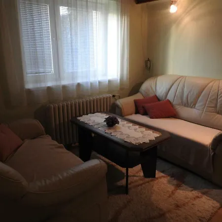 شقة Apartmanovy Dom Eliska